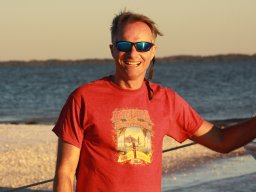 man-male-aloha-waikiki-tee-beach-ATB6684